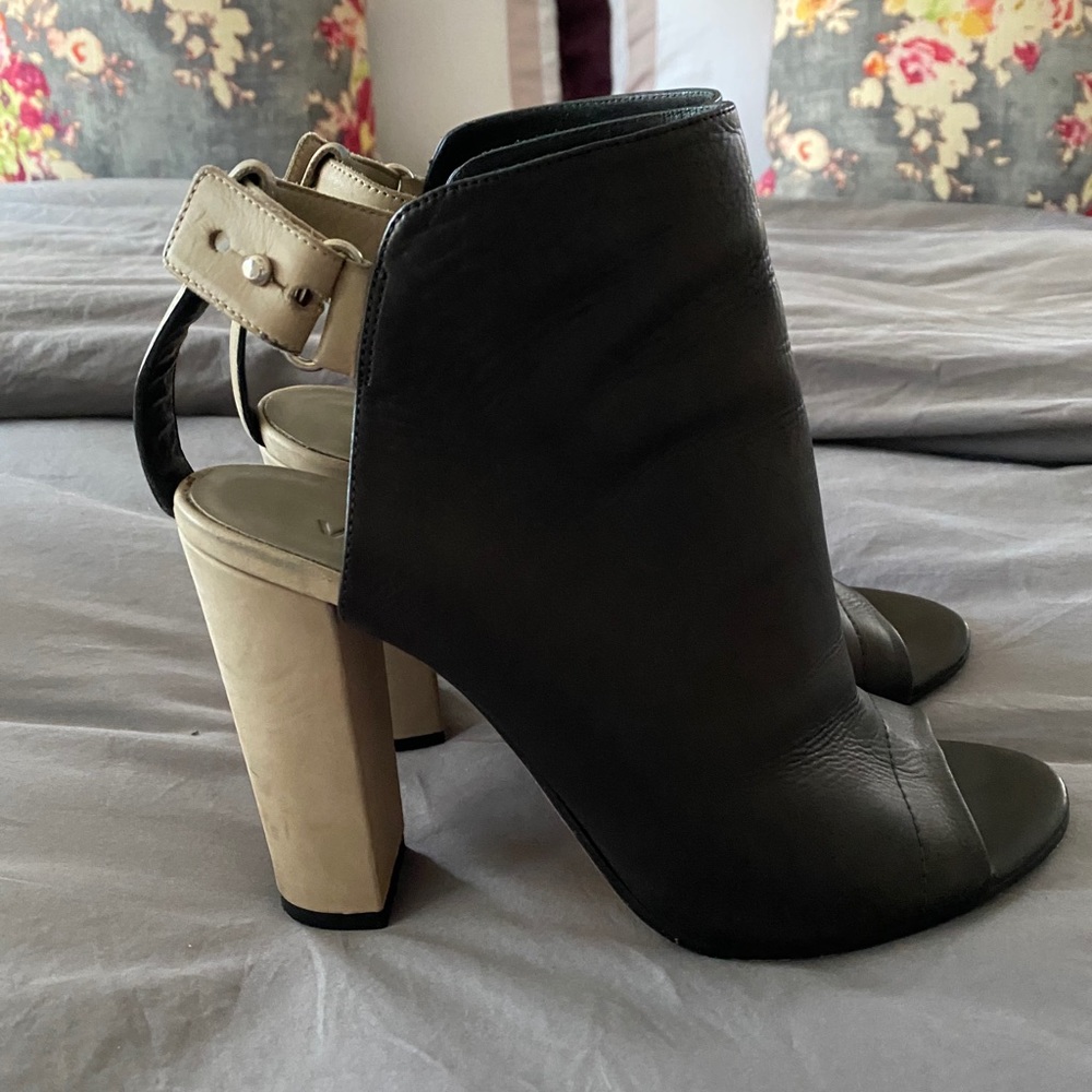 Vince Addison Block Heel Sandals